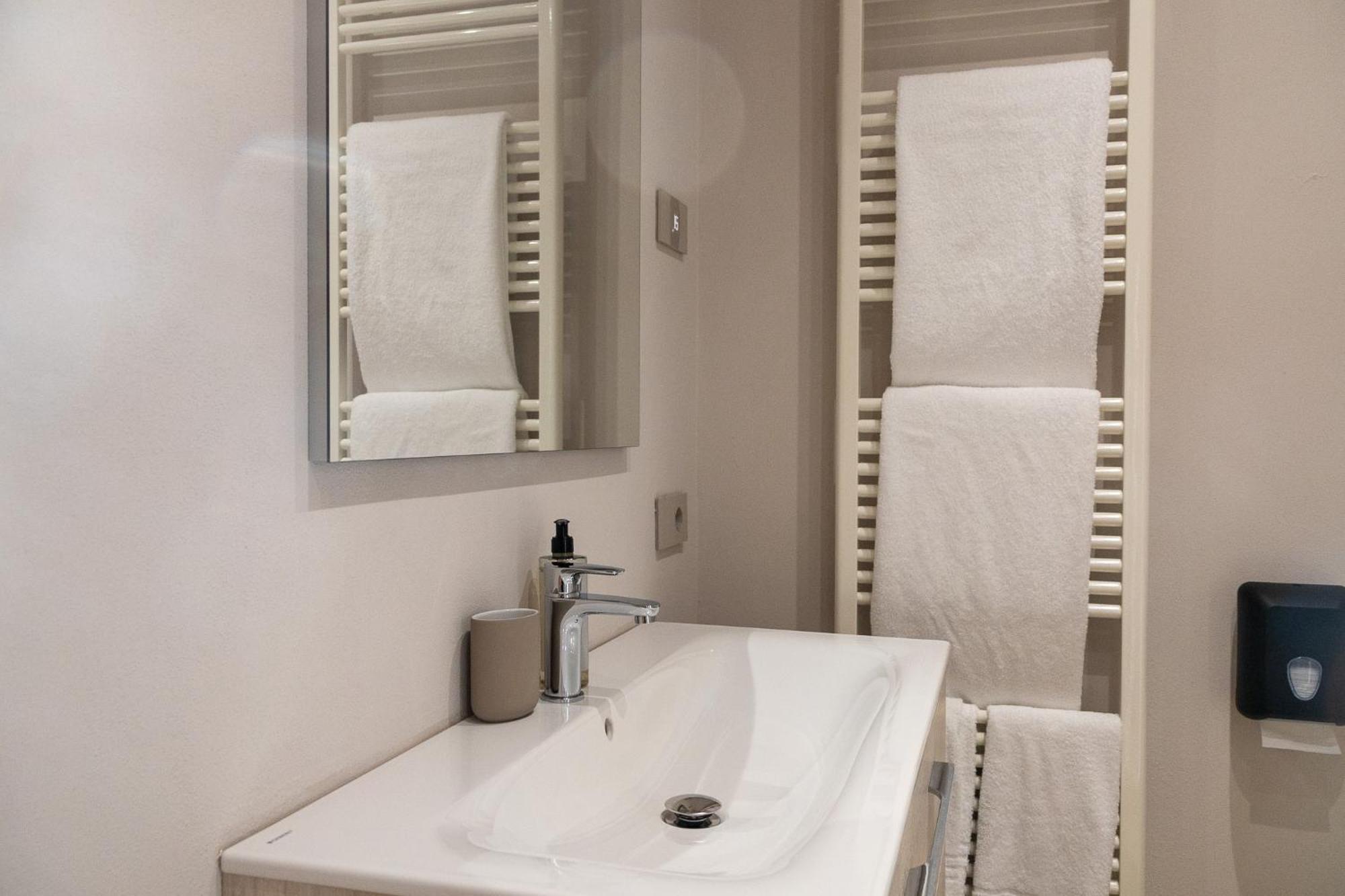 Locanda Borgovecchio มาแนร์บิโอ ภายนอก รูปภาพ